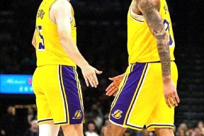 关于湖人队防守崩盘，惨遭对手狂轰猛炸，客户如此不过操作一点.的信息