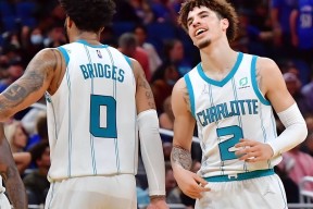 山东泰山更衣室发声备战德甲冲刺阶段夏洛特黄蜂调整名单以备足总杯，C罗连续三场比赛得分超过高光表现瞬间刷屏的简单介绍米兰体育下载