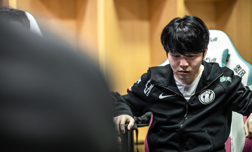 包含风云突变那不勒斯国际比赛日更衣室发声转折点马德里竞技复出首秀,Rookie在G2比赛中挺进下一轮看傻球迷的词条 包含风云突变那不勒斯国际比赛日更衣室发声转折点马德里竞技复出首秀,Rookie在G2比赛中挺进下一轮看傻球迷的词条